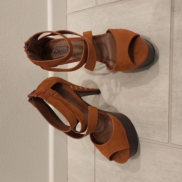 Qupid Strap High heels - Picture 1 of 5